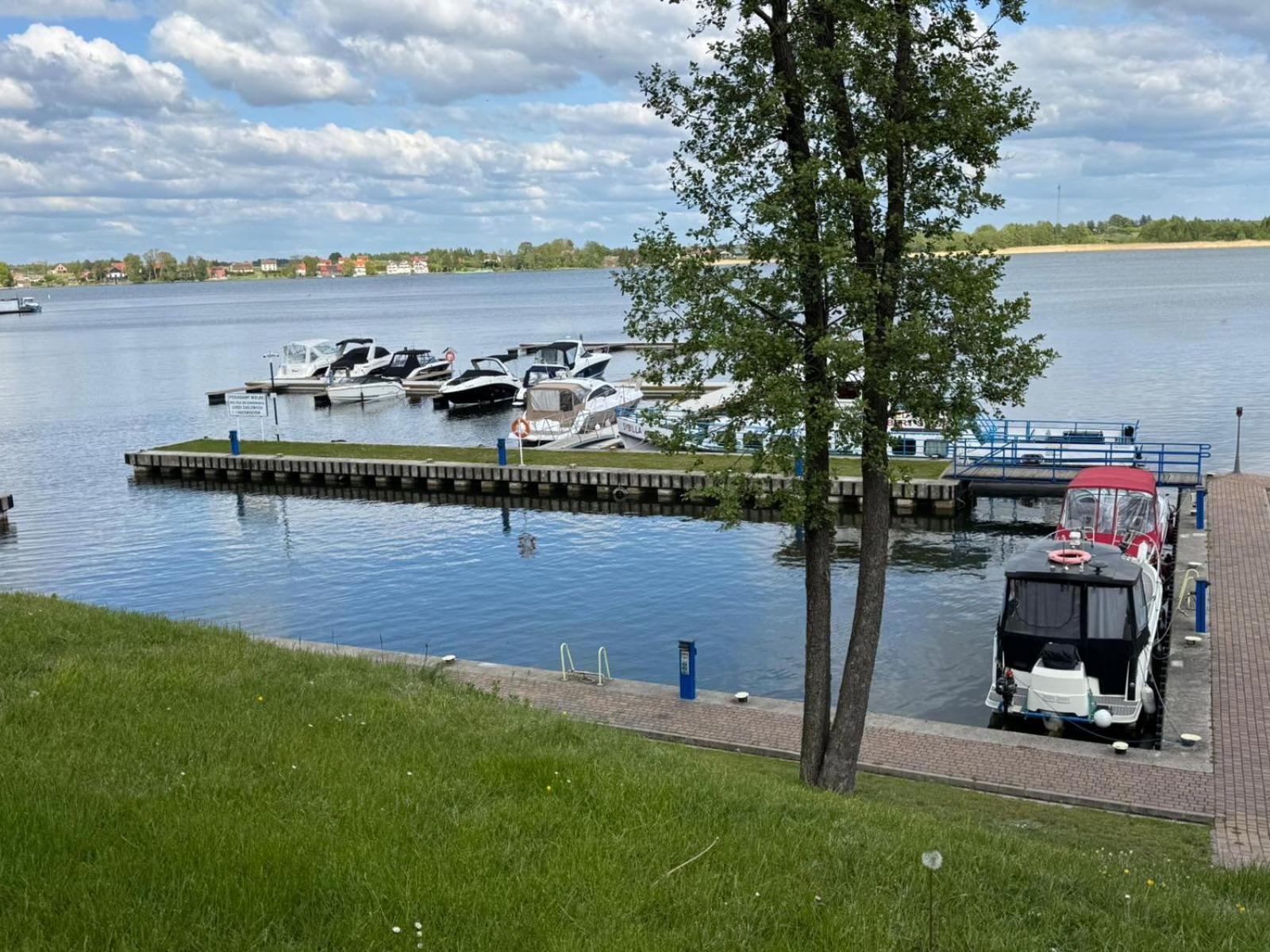 Domek Na Wodzie - Houseboat -Sauna, Taras Na Dachu, Dwie Sypialnie Mikolajki Bagian luar foto