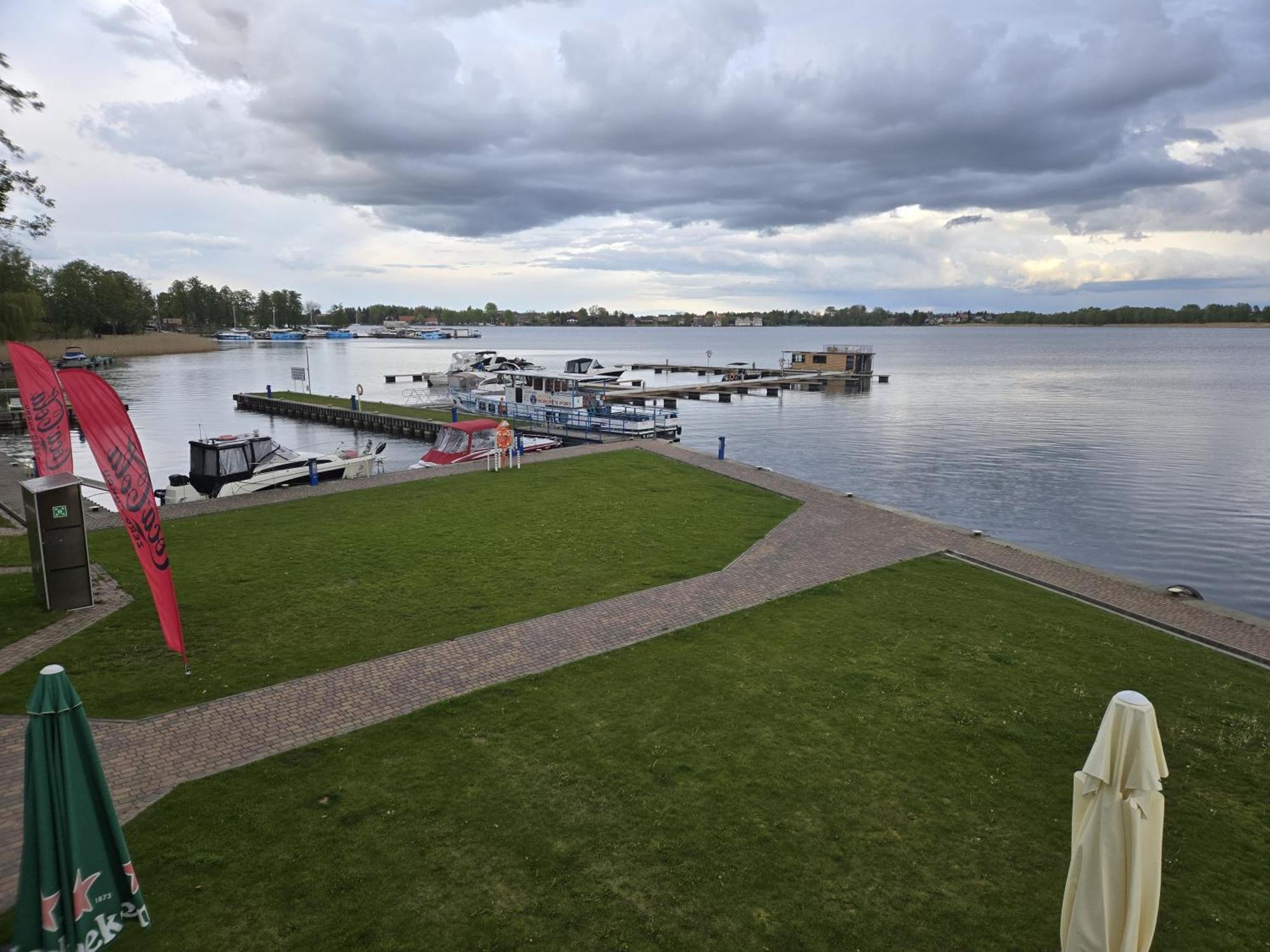 Domek Na Wodzie - Houseboat -Sauna, Taras Na Dachu, Dwie Sypialnie Mikolajki Bagian luar foto